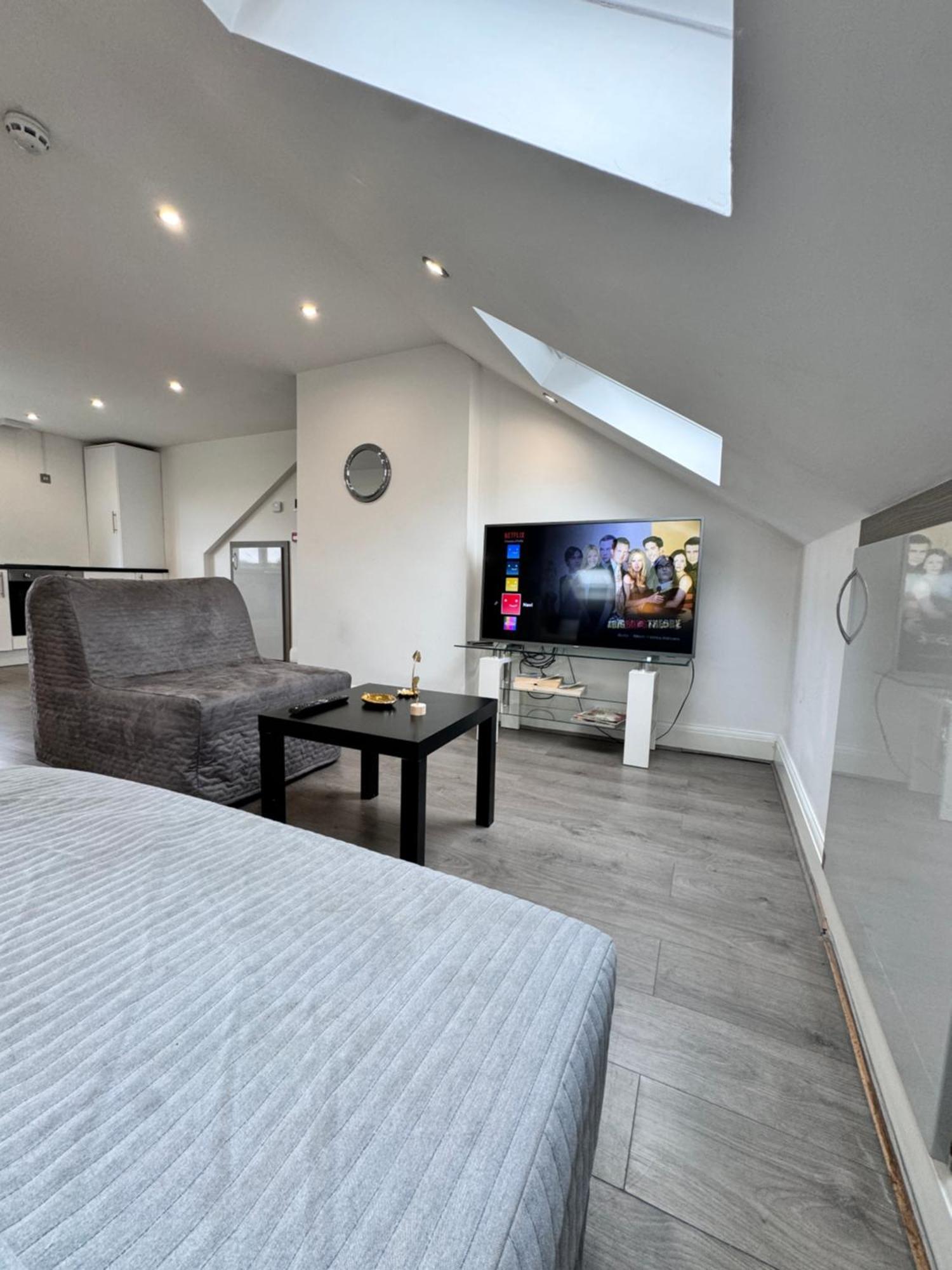 Hatton Apartments: Airport-Adjacent with Free Parking and Underground Access London Exterior photo