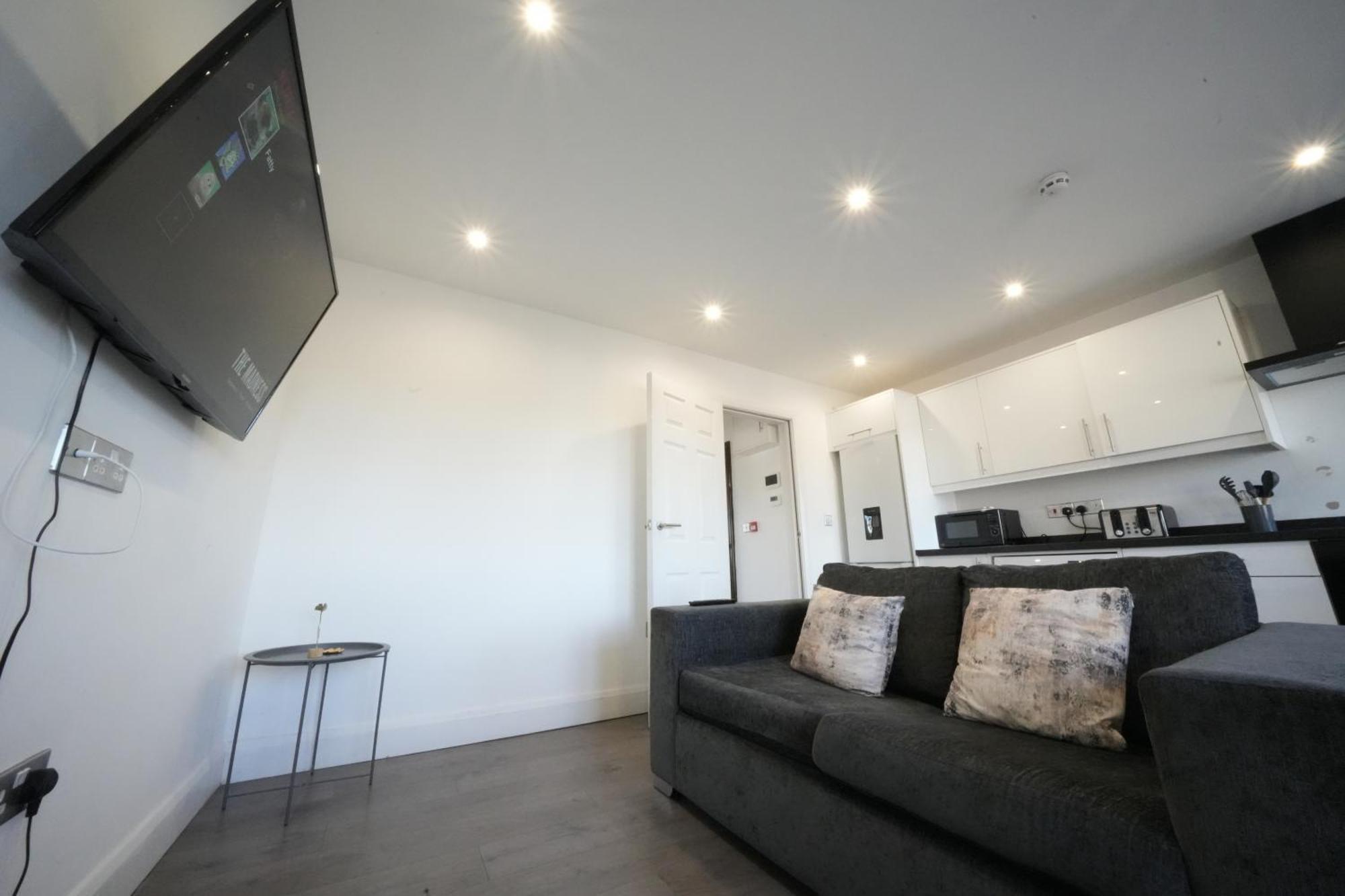 Hatton Apartments: Airport-Adjacent with Free Parking and Underground Access London Exterior photo
