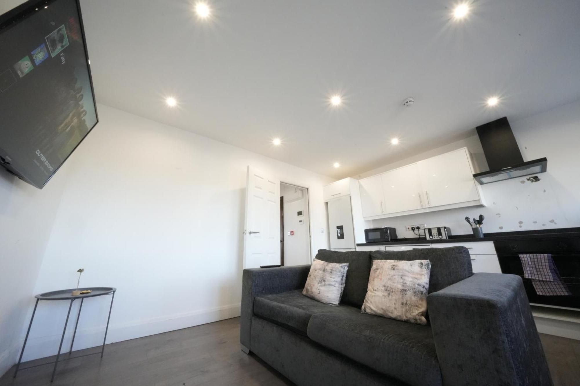 Hatton Apartments: Airport-Adjacent with Free Parking and Underground Access London Exterior photo