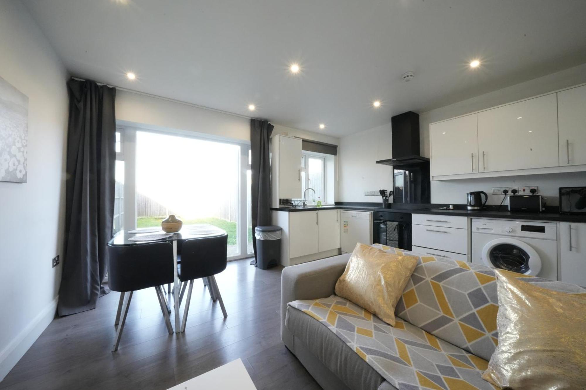 Hatton Apartments: Airport-Adjacent with Free Parking and Underground Access London Exterior photo
