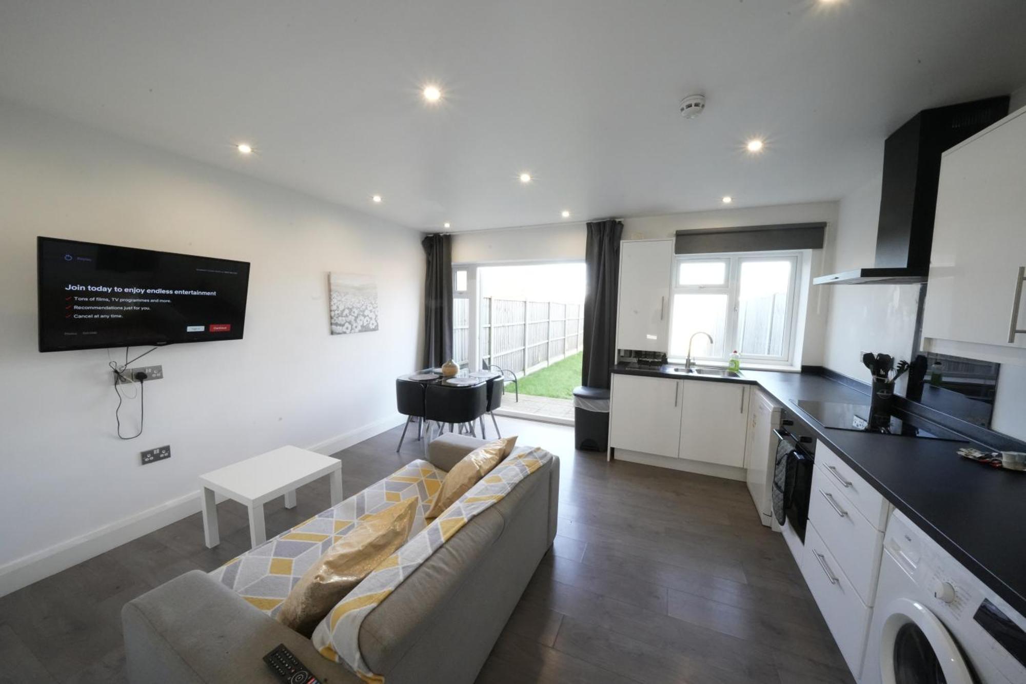 Hatton Apartments: Airport-Adjacent with Free Parking and Underground Access London Exterior photo