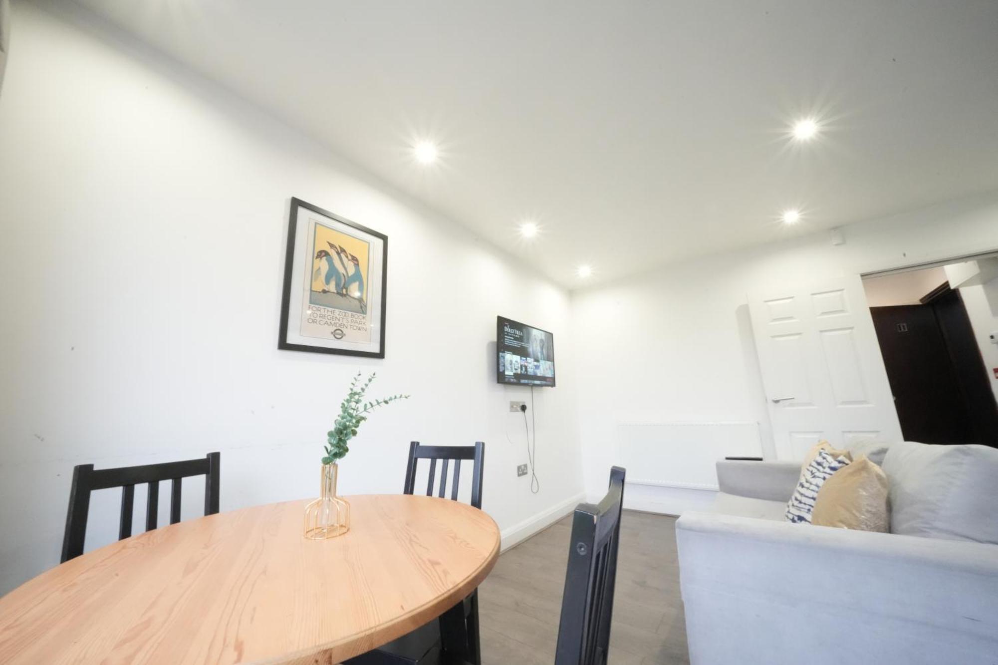 Hatton Apartments: Airport-Adjacent with Free Parking and Underground Access London Exterior photo