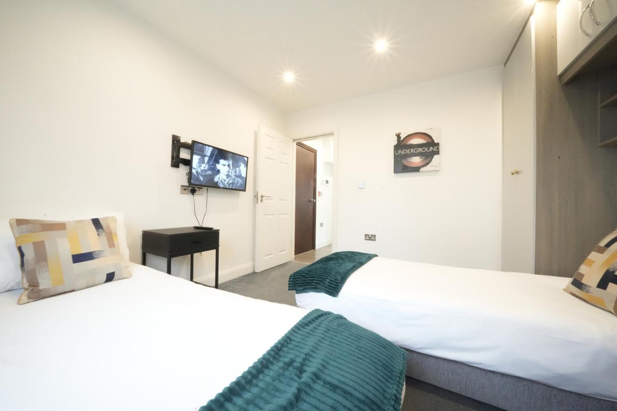 Hatton Apartments: Airport-Adjacent with Free Parking and Underground Access London Exterior photo